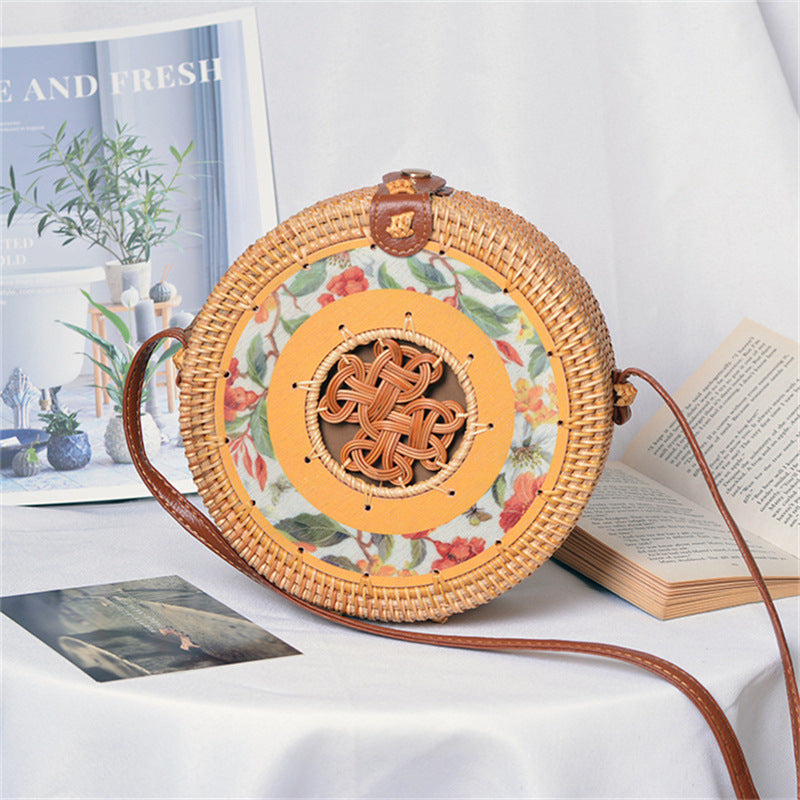 Petit sac rond en rotin tissé à la main