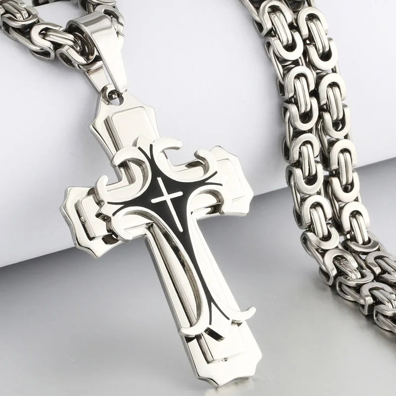 Collar con colgante de cruz latina y cruz cristiana para hombre, joyería de moda de acero inoxidable, tres capas, ideal como regalo.