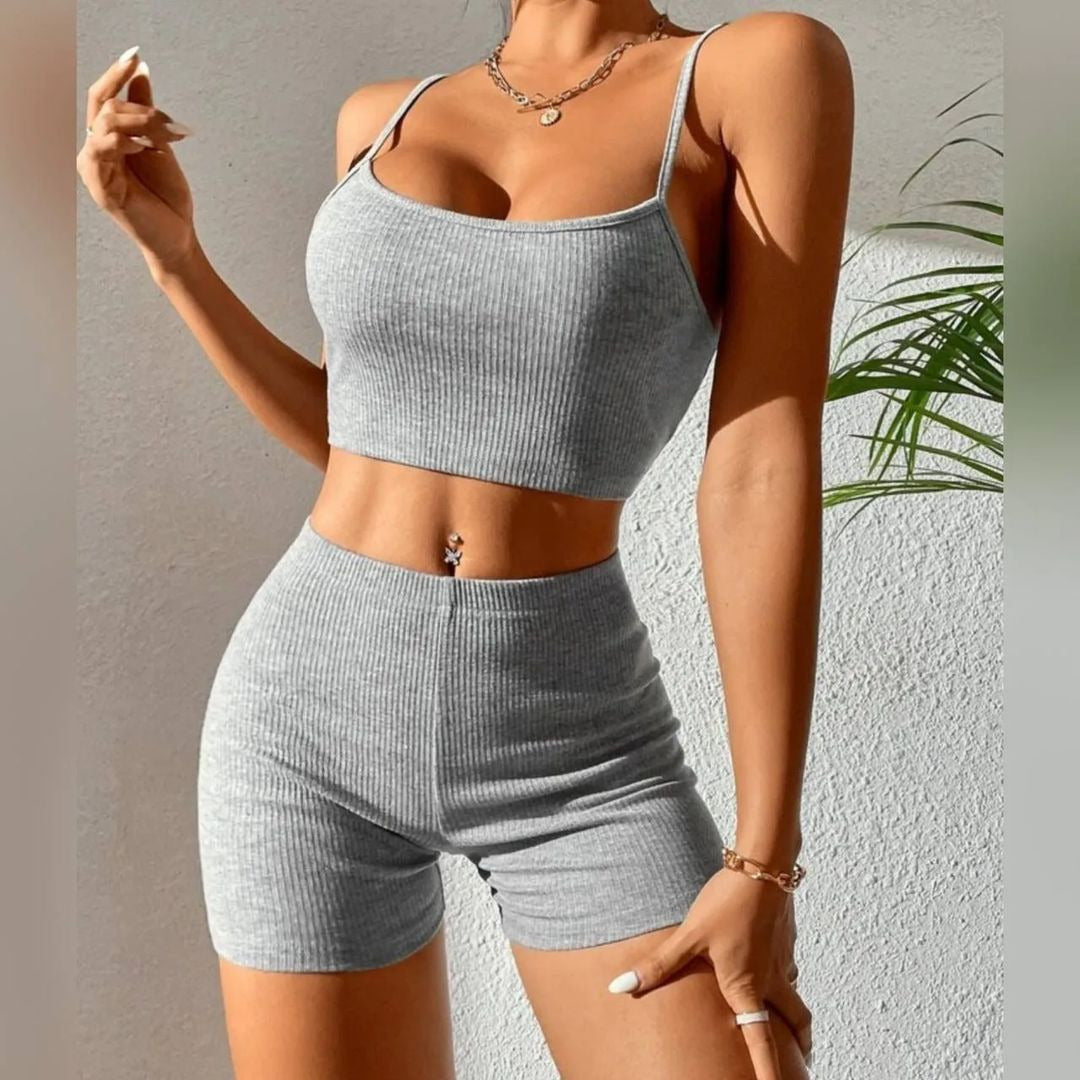 Combinaison de yoga à la mode avec écharpe