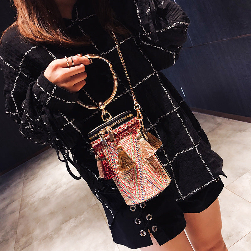 Sac à main de luxe pour femme, sac de créateur rétro tissé à plumes et pompon, sac à bandoulière - LUXARAH
