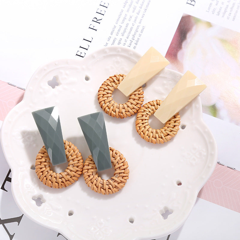 Boucles d'oreilles géométriques creuses en rotin, tissées à la main en bambou et rotin - LUXARAH