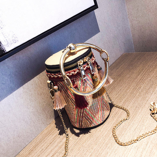 Sac à main de luxe pour femme, sac de créateur rétro tissé à plumes et pompon, sac à bandoulière - LUXARAH