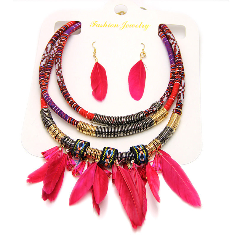 Colliers populaires européens et américains, pendentifs en plumes, colliers et boucles d'oreilles