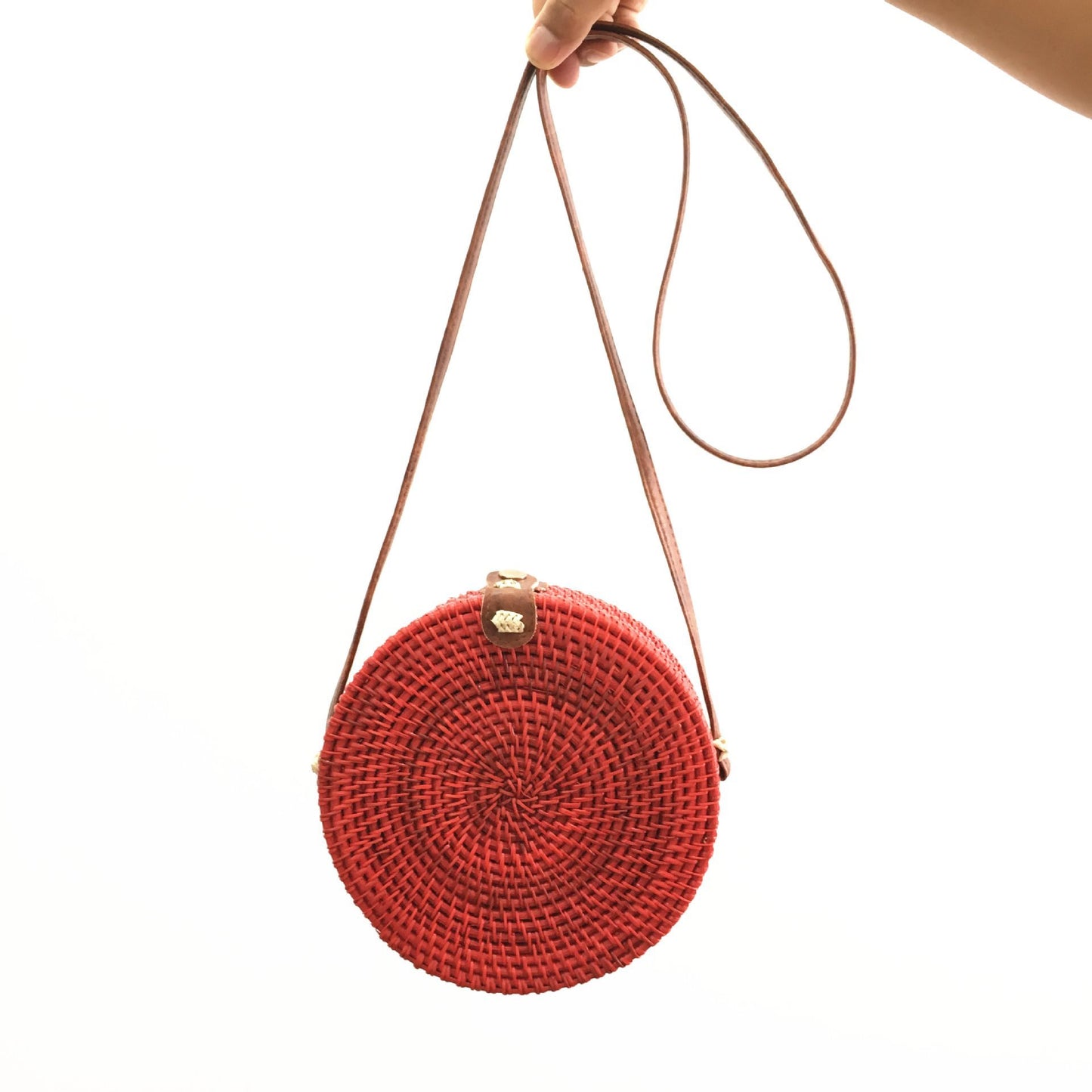Sac tissé en rotin coloré