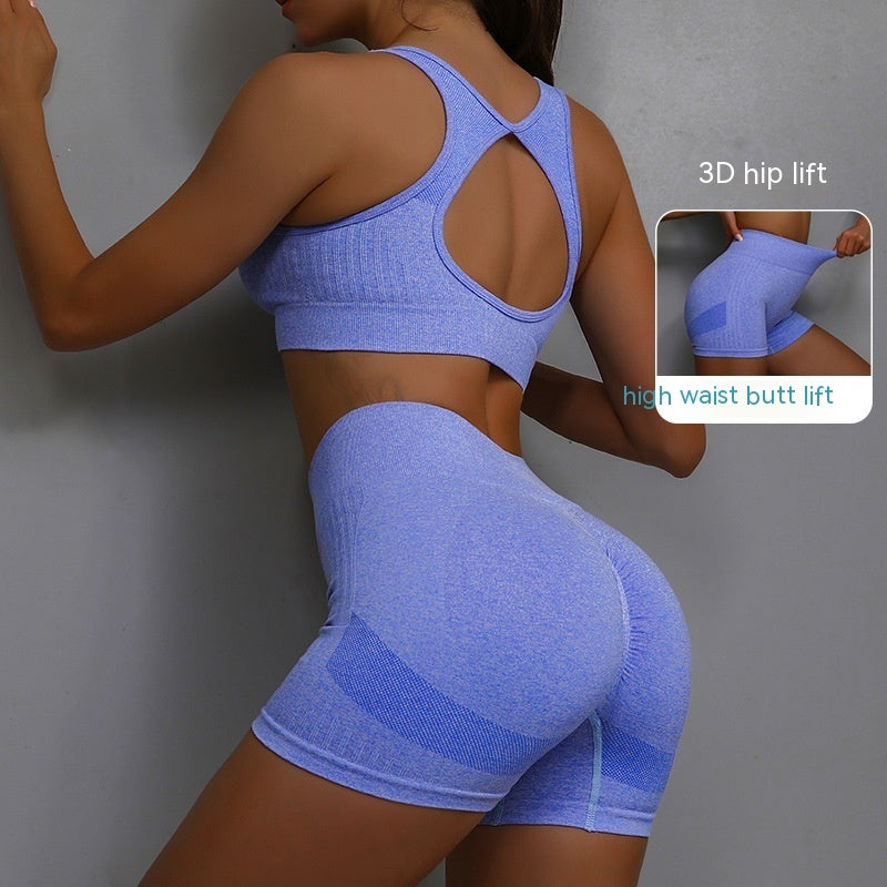 Ensemble de sport 2 pièces pour femme, short respirant rehaussant les hanches et soutien-gorge ajouré dans le dos.