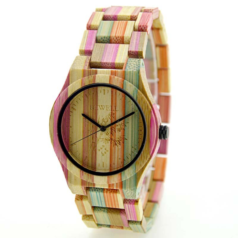 Montre dynamique en bois de bambou couleur bois