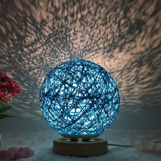 Lampe de table créative en lin, nouveauté et unique, LED intelligente, télécommande, boule en rotin - LUXARAH
