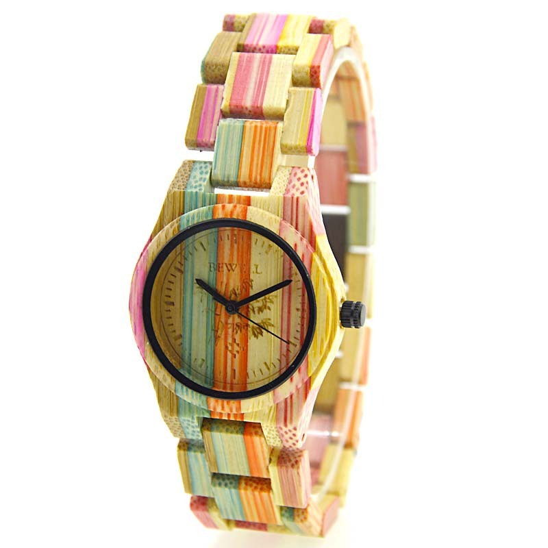 Montre dynamique en bois de bambou couleur bois