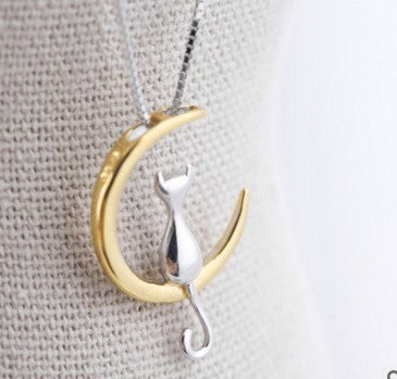 Collar de eslabones redondos blancos de moda para mujer con colgante de luna grande y gato con circonita cúbica, regalo perfecto para mujeres y niñas.