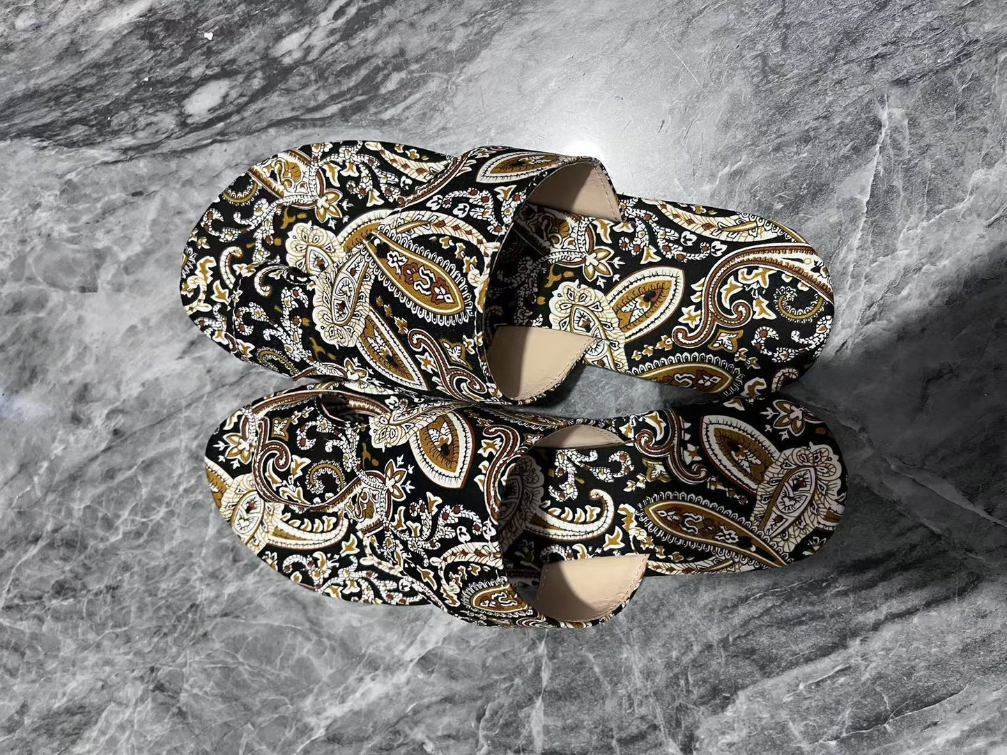 Chaussons style ethnique grande taille pour femmes, style romain