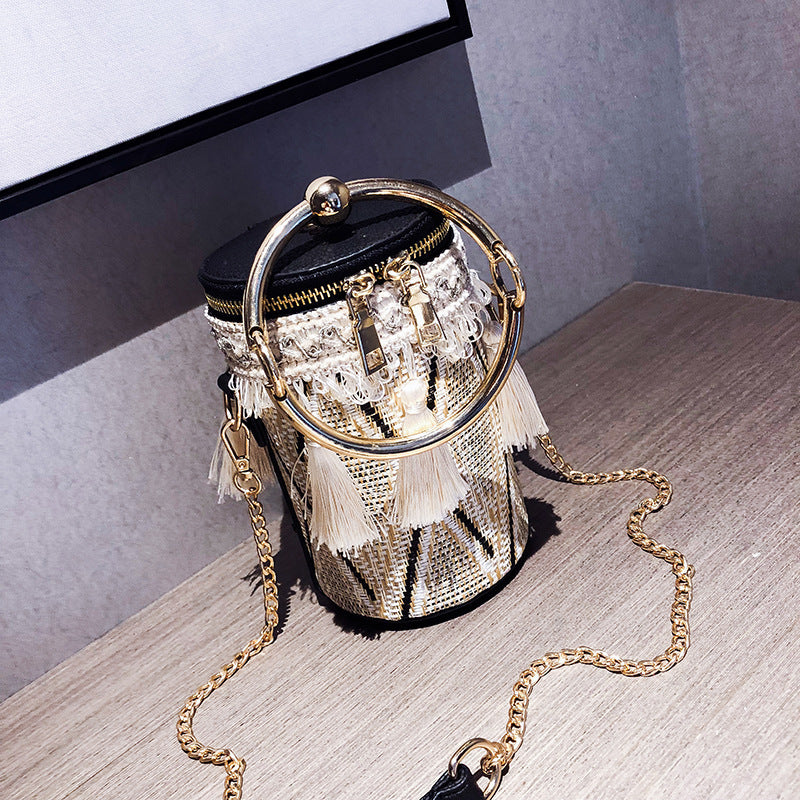 Sac à main de luxe pour femme, sac de créateur rétro tissé à plumes et pompon, sac à bandoulière - LUXARAH