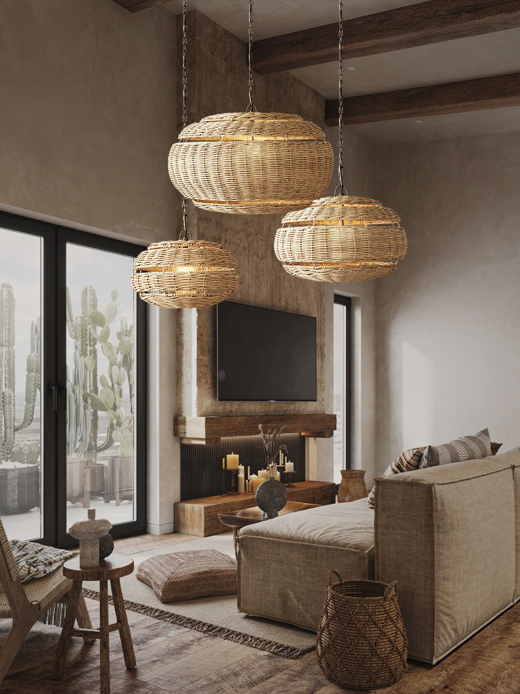 Lustre en rotin au chevet du bureau du Wabi Sabi B&B - LUXARAH