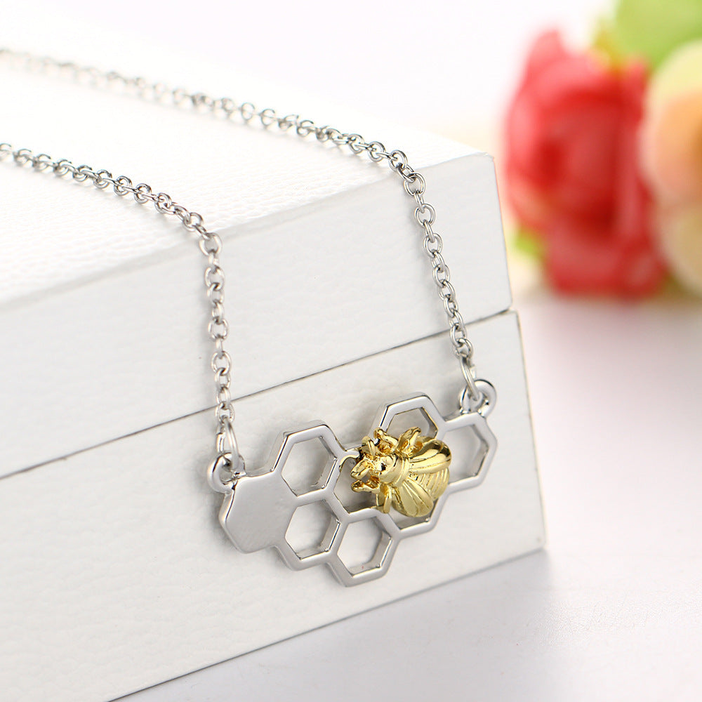 Colliers avec pendentif en forme de cœur et en nid d'abeille pour femmes, couleur or et argent, collier ras du cou animal, bijoux de mariage tendance