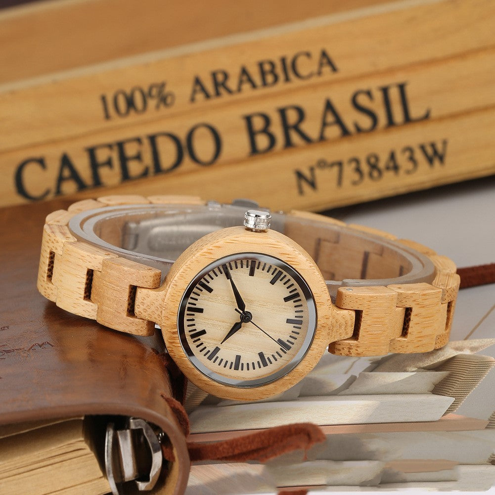 Nouvelle montre pour femme entièrement en bambou et bois