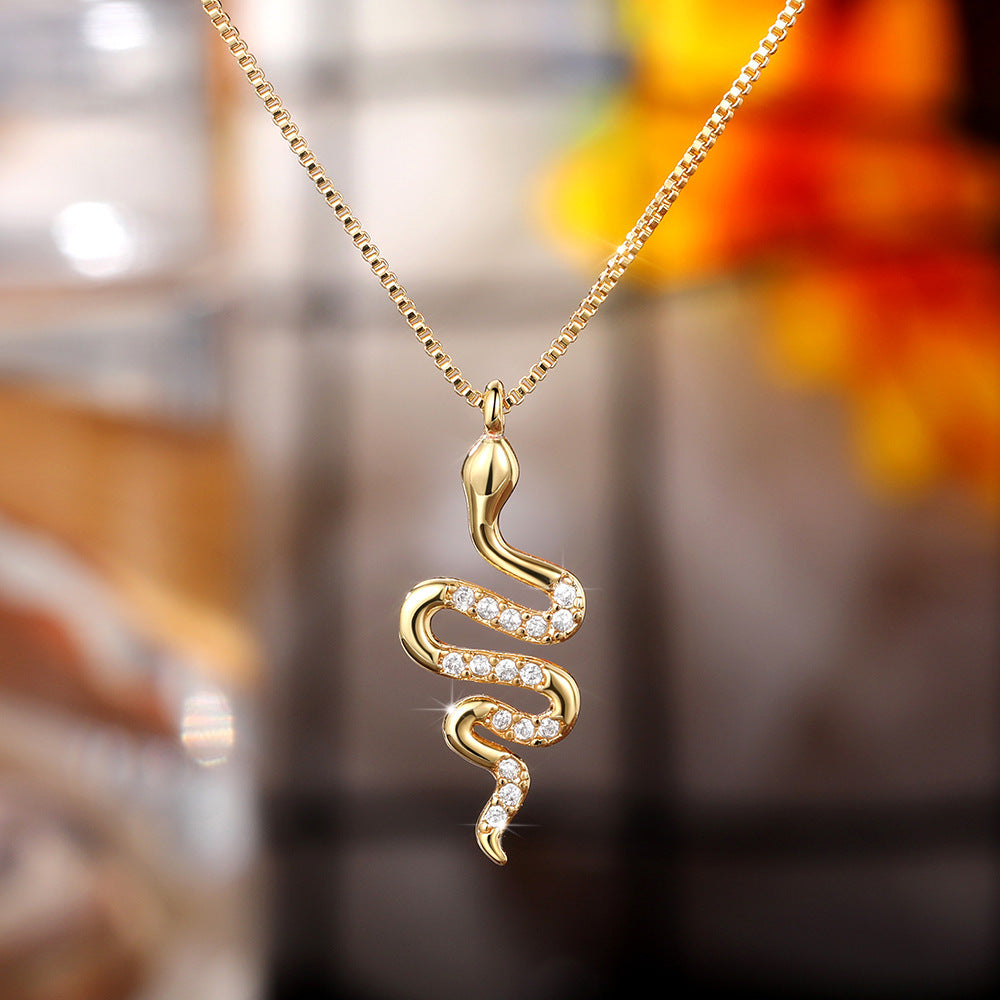 Collier pendentif serpent tendance pour femme avec zircone éblouissante, accessoire de fête élégant, cadeau délicat, bijoux animaux pour femmes, bijoux fantaisie