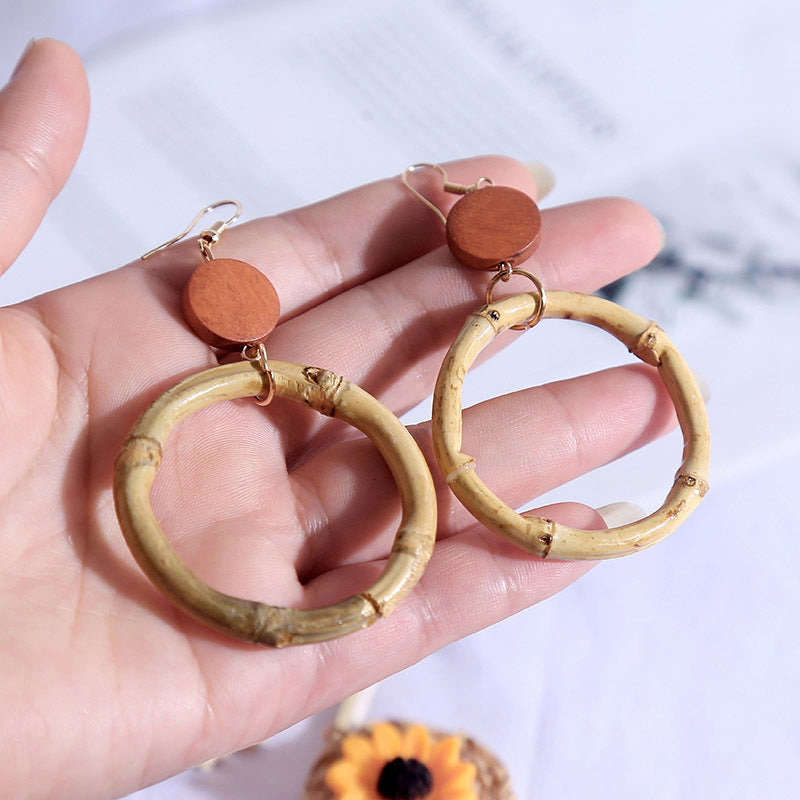 Boucles d'oreilles géométriques rondes en rotin faites à la main pour femmes - LUXARAH