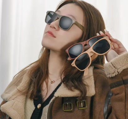Lunettes de soleil rétro en plastique grain de bois avec clous de riz