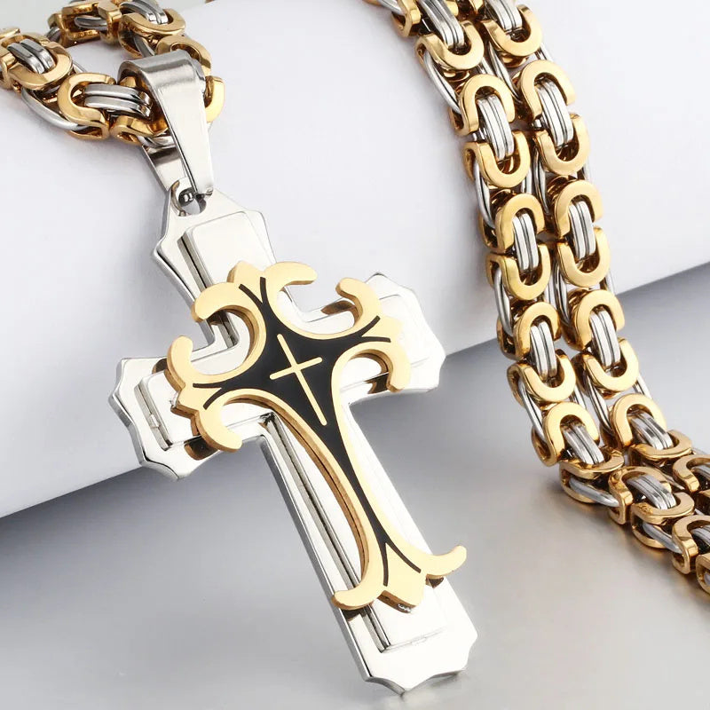Collar con colgante de cruz latina y cruz cristiana para hombre, joyería de moda de acero inoxidable, tres capas, ideal como regalo.