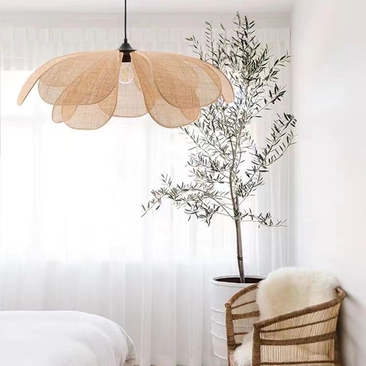 Lustre créatif fait main en pétales de rotin - LUXARAH