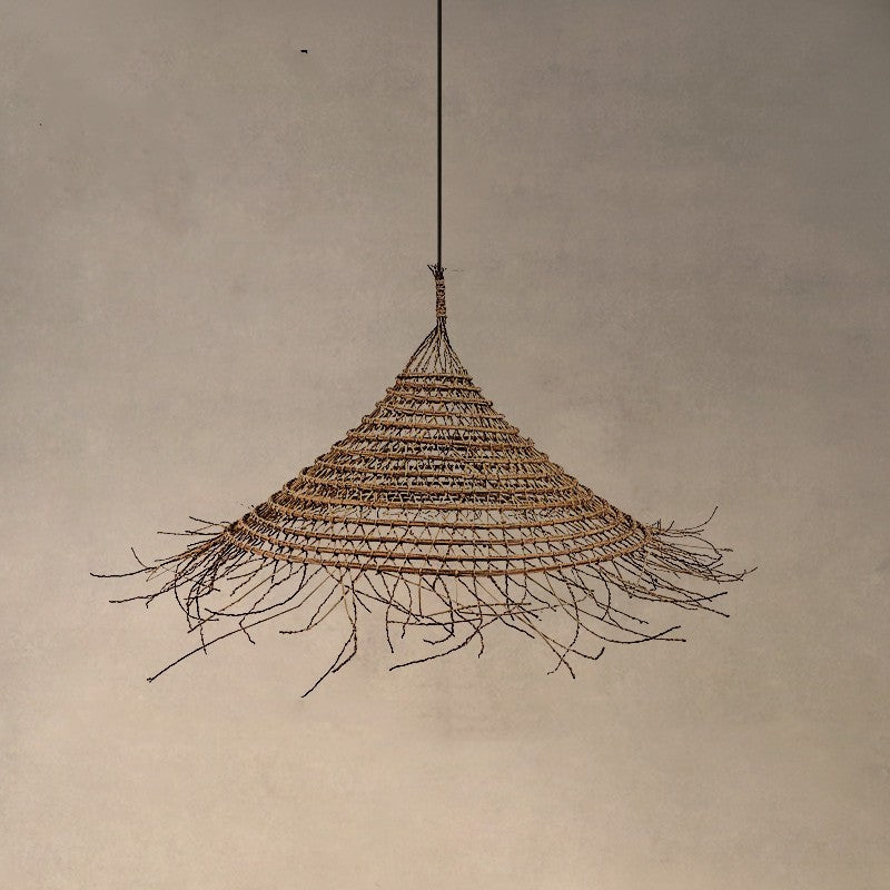 Lustre en rotin au chevet du bureau du Wabi Sabi B&B - LUXARAH