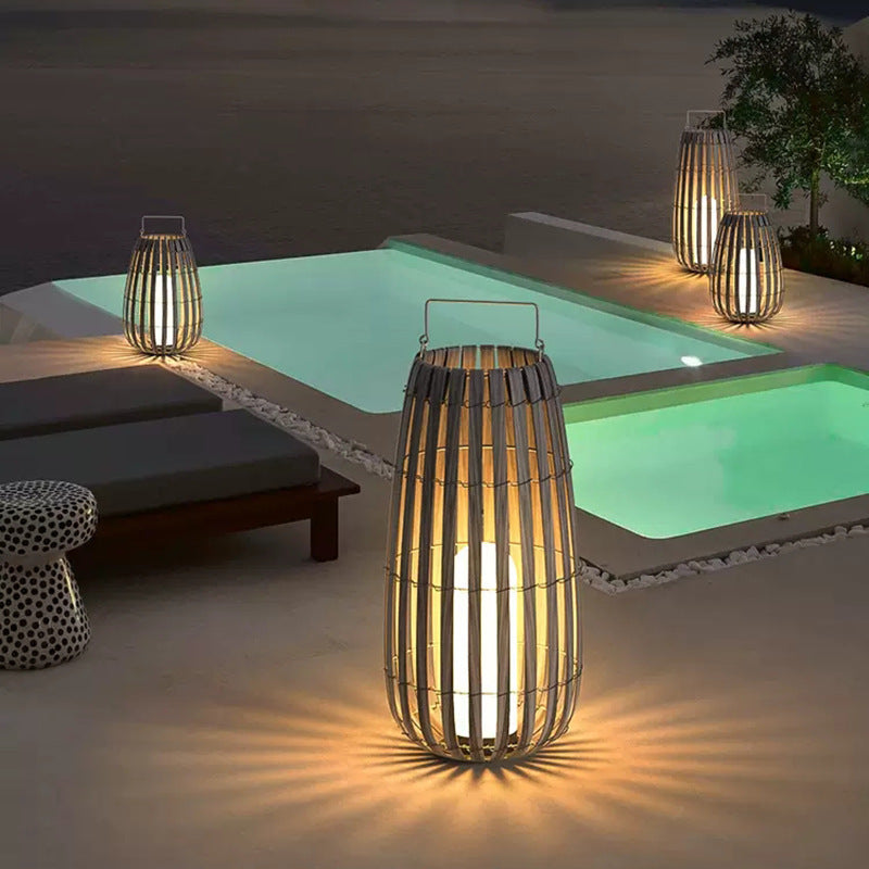 Lampe solaire portable en rotin pour pelouse
