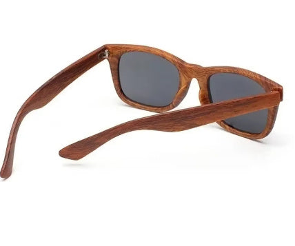 Lunettes de soleil rétro en plastique grain de bois avec clous de riz
