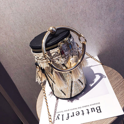 Sac à main de luxe pour femme, sac de créateur rétro tissé à plumes et pompon, sac à bandoulière - LUXARAH
