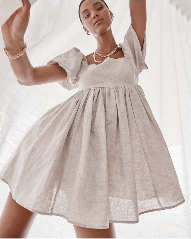 Robes Mini-robe à col carré et manches bouffantes - LUXARAH
