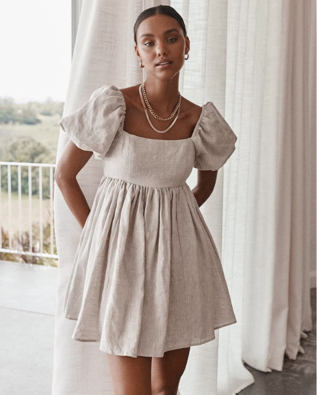 Robes Mini-robe à col carré et manches bouffantes - LUXARAH