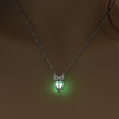 Colliers lumineux foncés, pendentif en forme hibou qui brille dans le noir, bijoux pour femmes