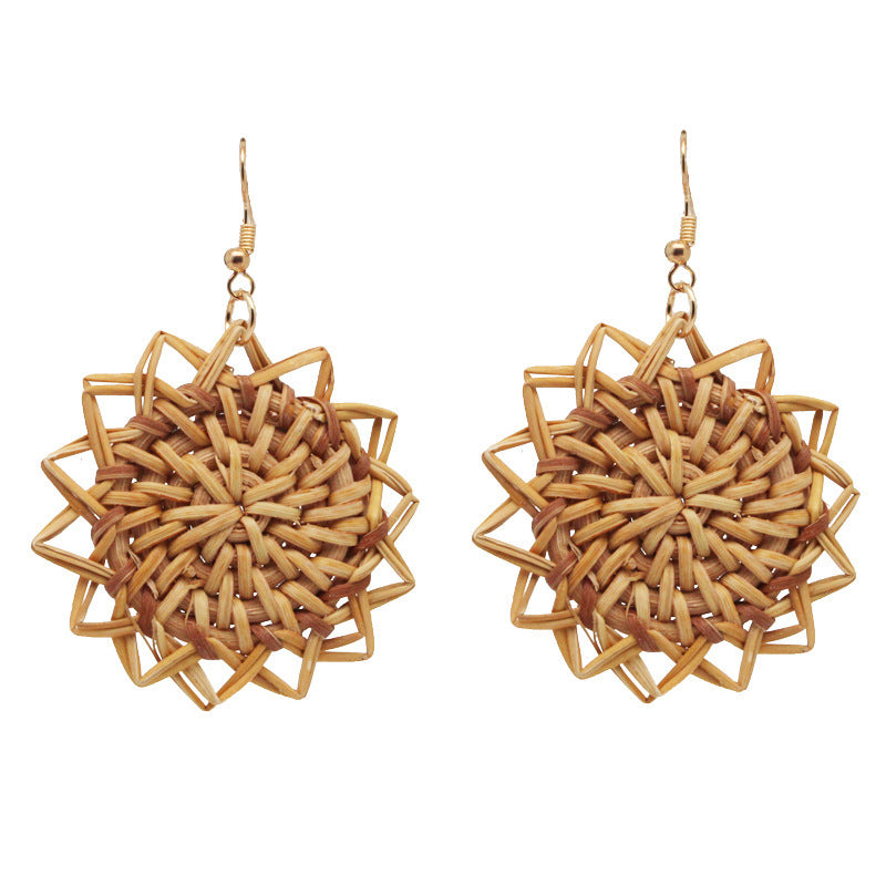 Boucles d'oreilles à pompons rétro en rotin tissé à la main - LUXARAH