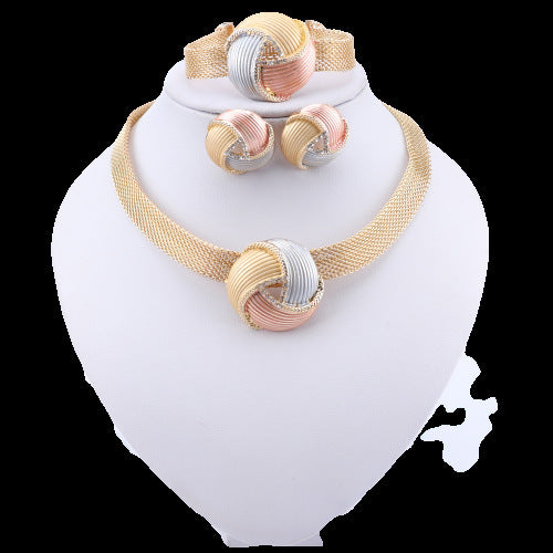 Ensemble boucles d'oreilles, colliers et bracelets tricolores