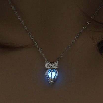 Colliers lumineux foncés, pendentif en forme hibou qui brille dans le noir, bijoux pour femmes