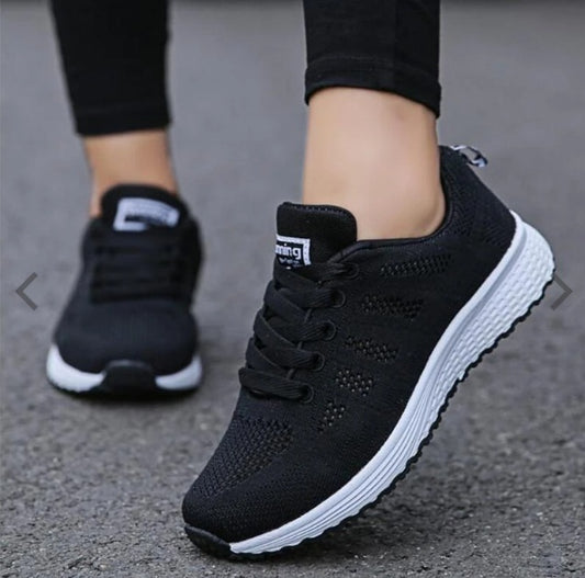 Chaussures de sport pour femmes - LUXARAH
