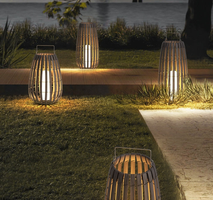 Lampe solaire portable en rotin pour pelouse