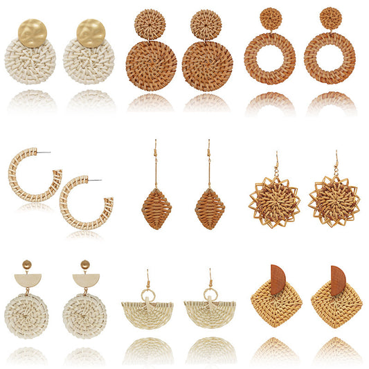 Boucles d'oreilles à pompons rétro en rotin tissé à la main - LUXARAH