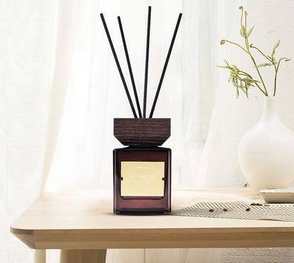 Diffuseur d'huiles essentielles avec couvercle en bois et rotin pour parfum d'hôtel