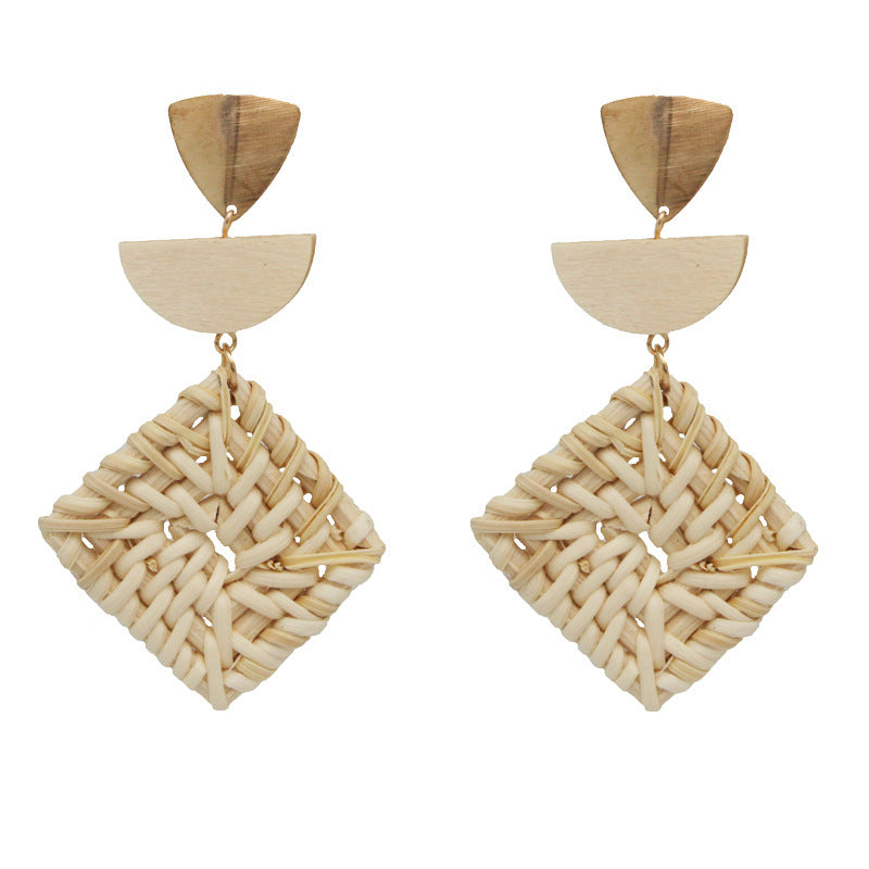 Boucles d'oreilles à pompons rétro en rotin tissé à la main - LUXARAH