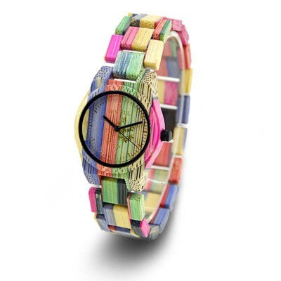 Montre dynamique en bois de bambou couleur bois