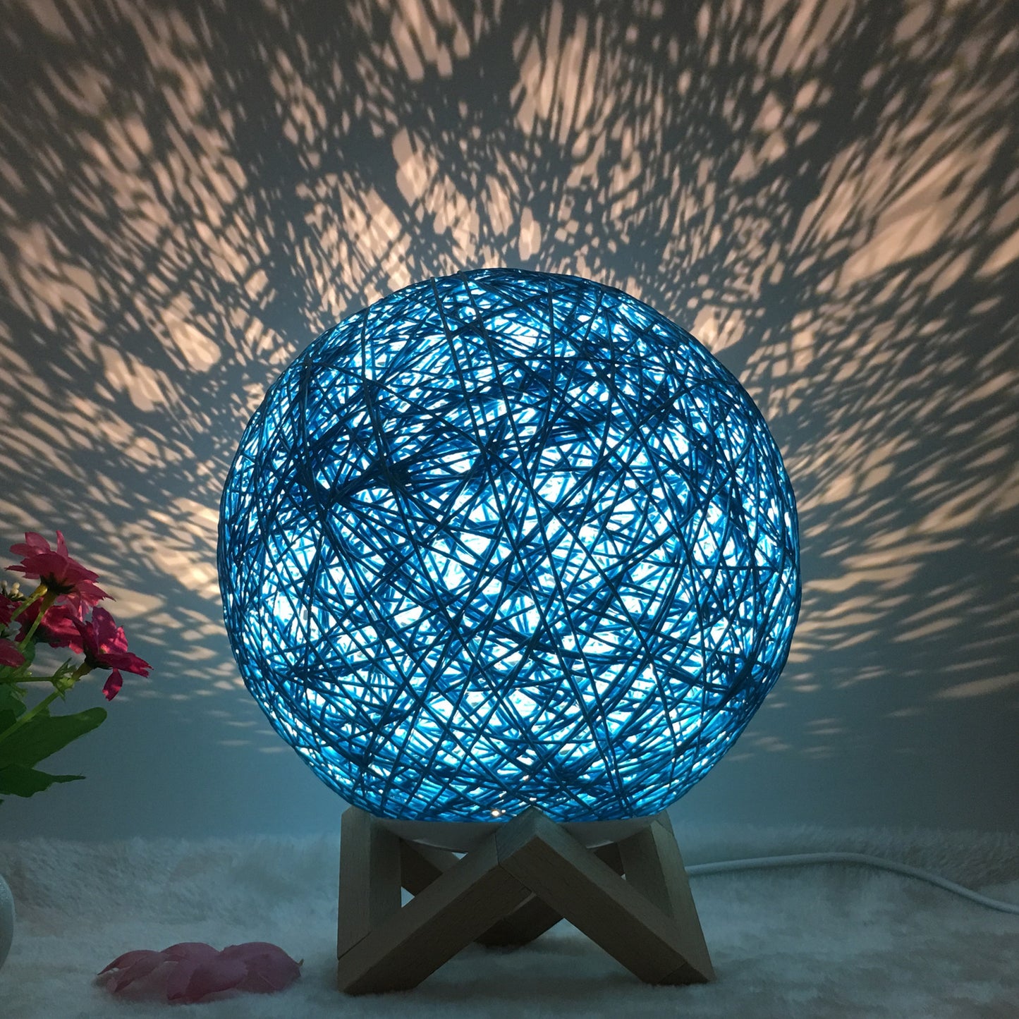 Lampe de table créative en lin, nouveauté et unique, LED intelligente, télécommande, boule en rotin - LUXARAH