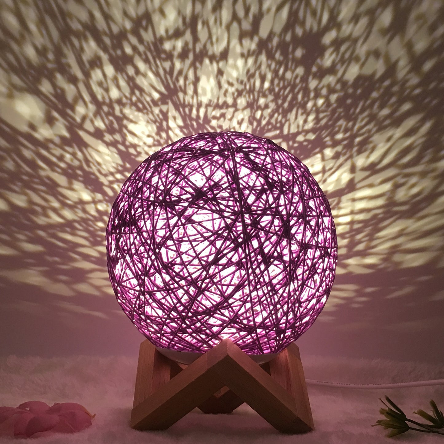 Lampe de table créative en lin, nouveauté et unique, LED intelligente, télécommande, boule en rotin - LUXARAH