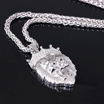 Europe and the United States sell men's hip-hop luminous lion crown diamond necklaces. Unisex gold-plated hip-hop luminous pendant.