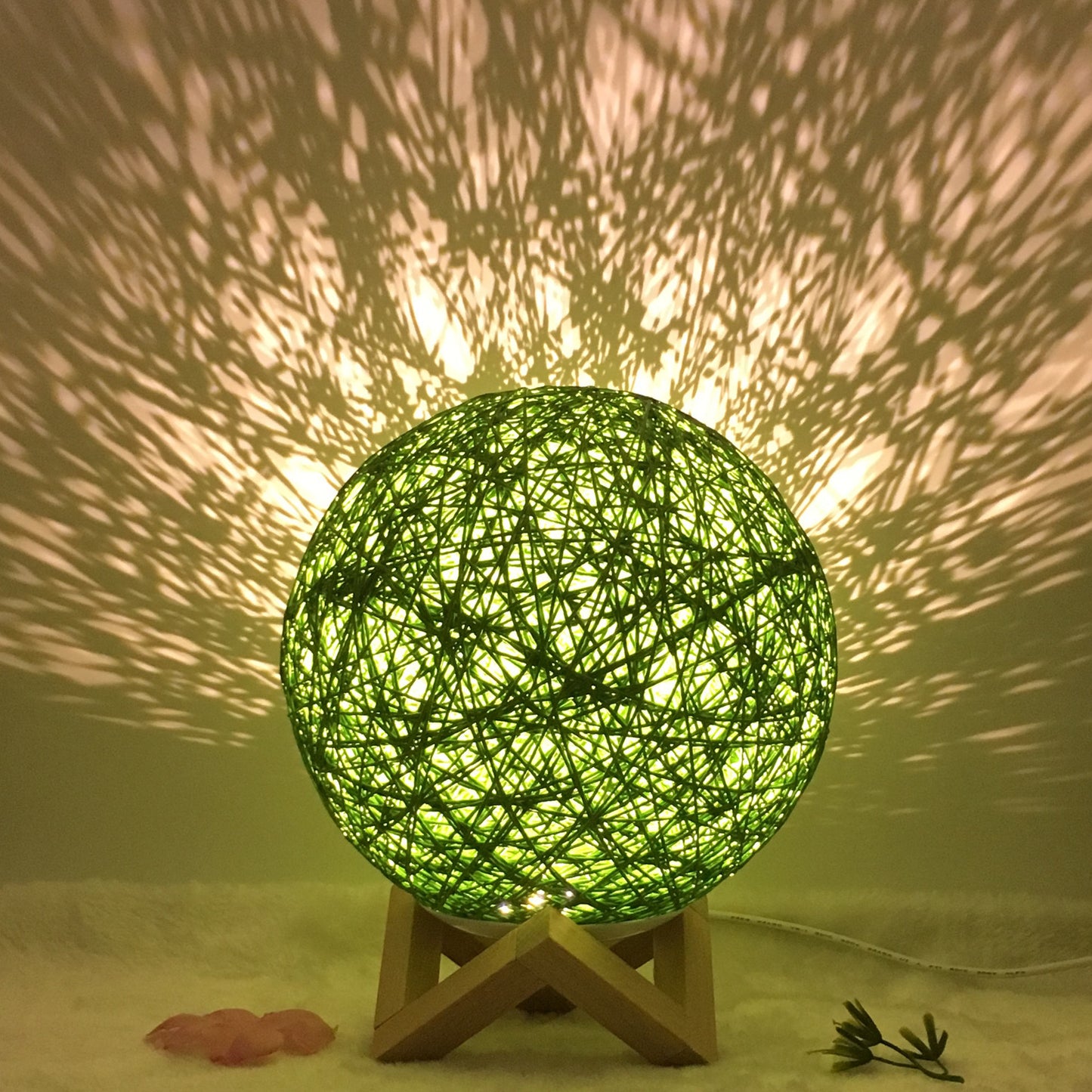 Lampe de table créative en lin, nouveauté et unique, LED intelligente, télécommande, boule en rotin - LUXARAH