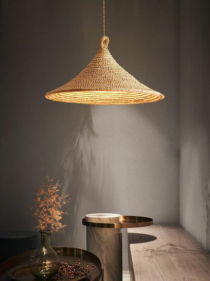Lustre de style japonais vintage, Bed & Breakfast, Lustre en rotin avec chapeau de paille - LUXARAH