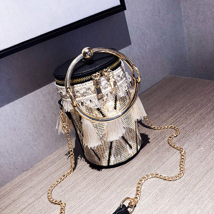 Sac à main de luxe pour femme, sac de créateur rétro tissé à plumes et pompon, sac à bandoulière - LUXARAH