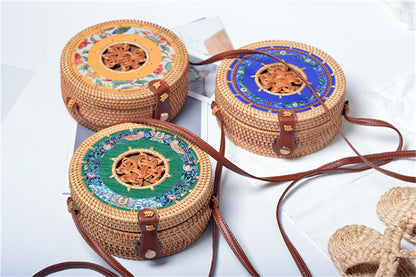 Petit sac rond en rotin tissé à la main