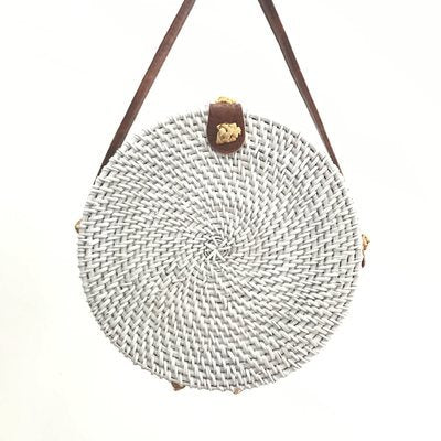 Sac tissé en rotin coloré