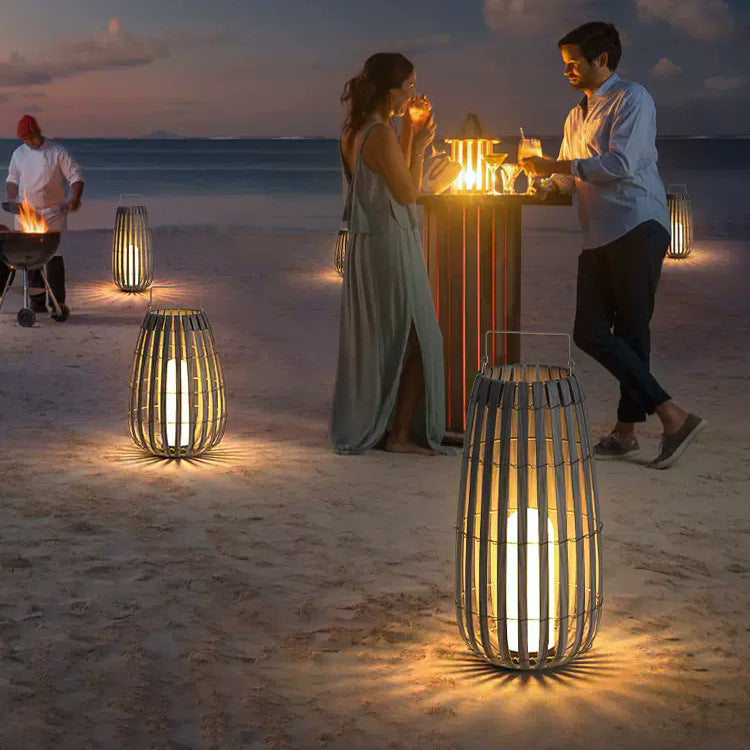 Lampe solaire portable en rotin pour pelouse