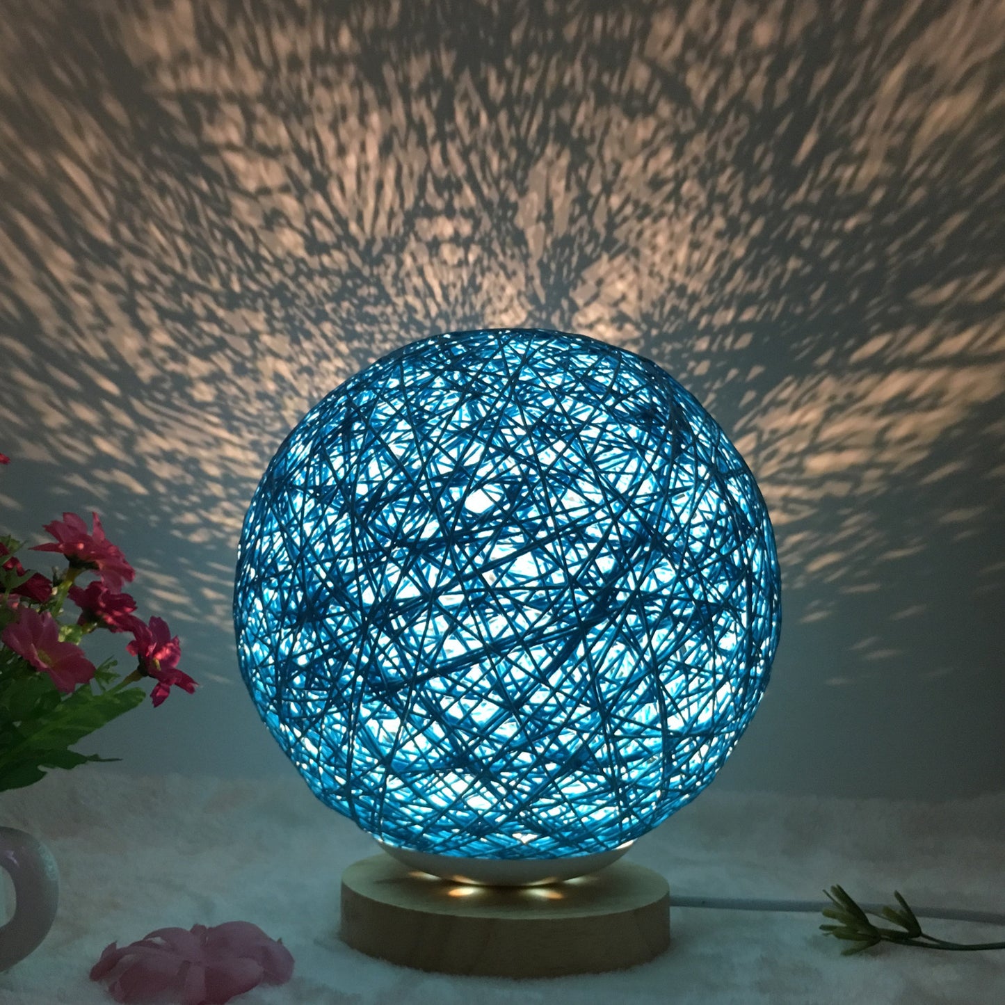 Lampe de table créative en lin, nouveauté et unique, LED intelligente, télécommande, boule en rotin - LUXARAH