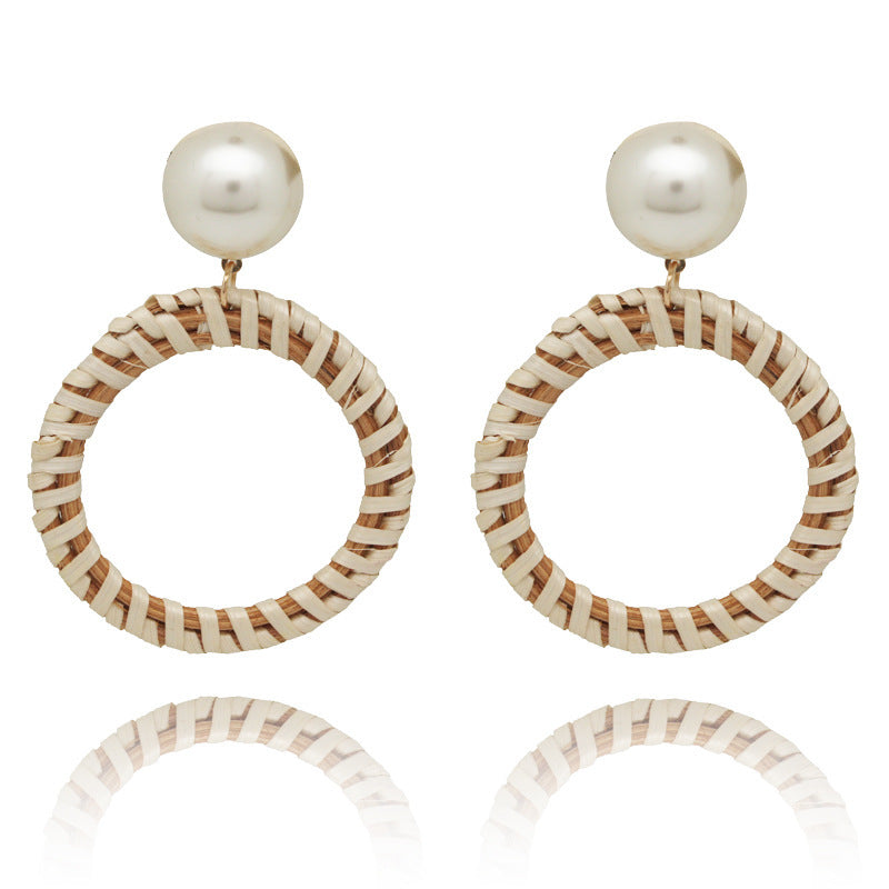 Boucles d'oreilles à pompons rétro en rotin tissé à la main - LUXARAH